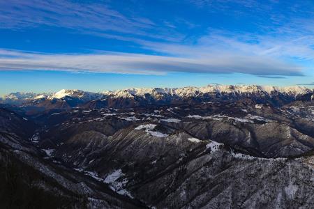 Lep razgled, na katerem je videtu tudi Idrijski prelom
